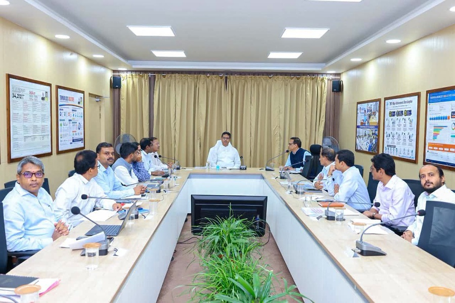 CM Reviews Flood Preparedness, Directs Administration to Stay on High Alert