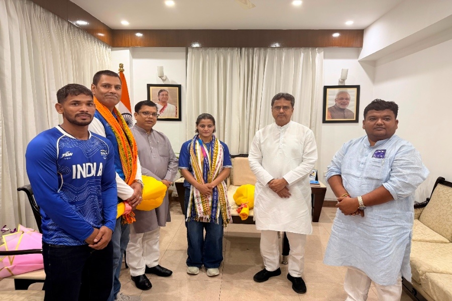 Tripura CM felicitates Asmita Dey for Commonwealth Games Judo Gold says State Will Continue to Support her Sporting Career