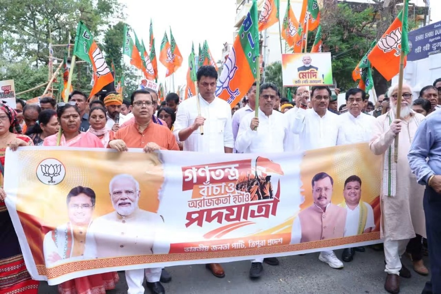 BJP Launches Sharp Attack on Congress, INDIA Bloc; CM says democracy Must Prevail Over Violence