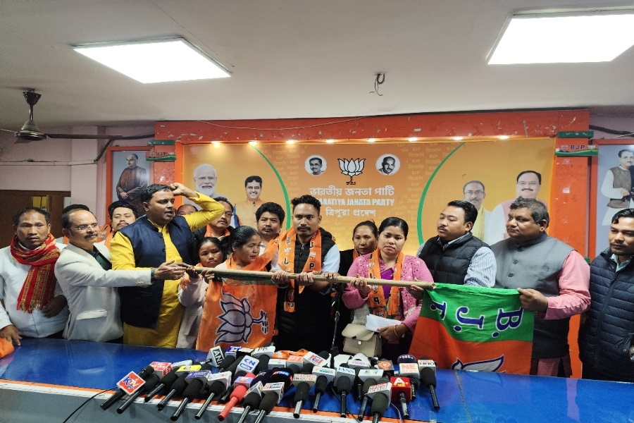 246 voters of Tipra Motha and IPFT Join BJP