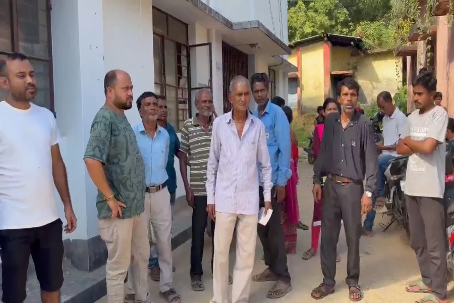Kumarghat Electricity Office Closure Sparks Consumer Anger After Lakshmi Puja
