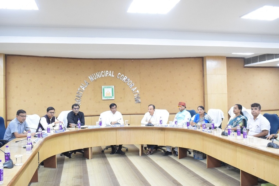 Agartala Mayor Holds Key Meeting with Traders on Battala Market Modernisation and Traffic Decongestion