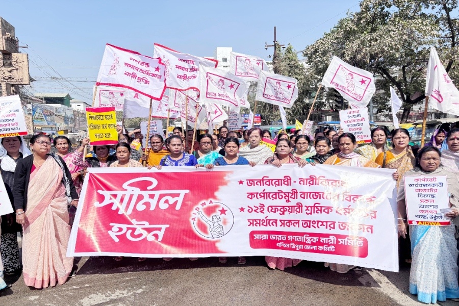 AIDWA slams Union Budget, Calls for S...