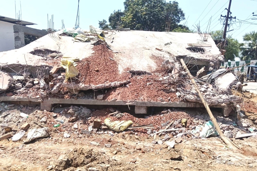 Small Vendors Evicted After Sudden Dissolution of Market Committee at Lake Chowmuhani