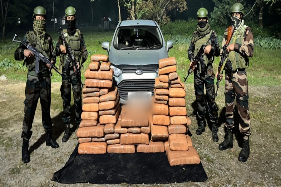 Assam rifles seized ganja of Rs 1.74 crore in Tripura