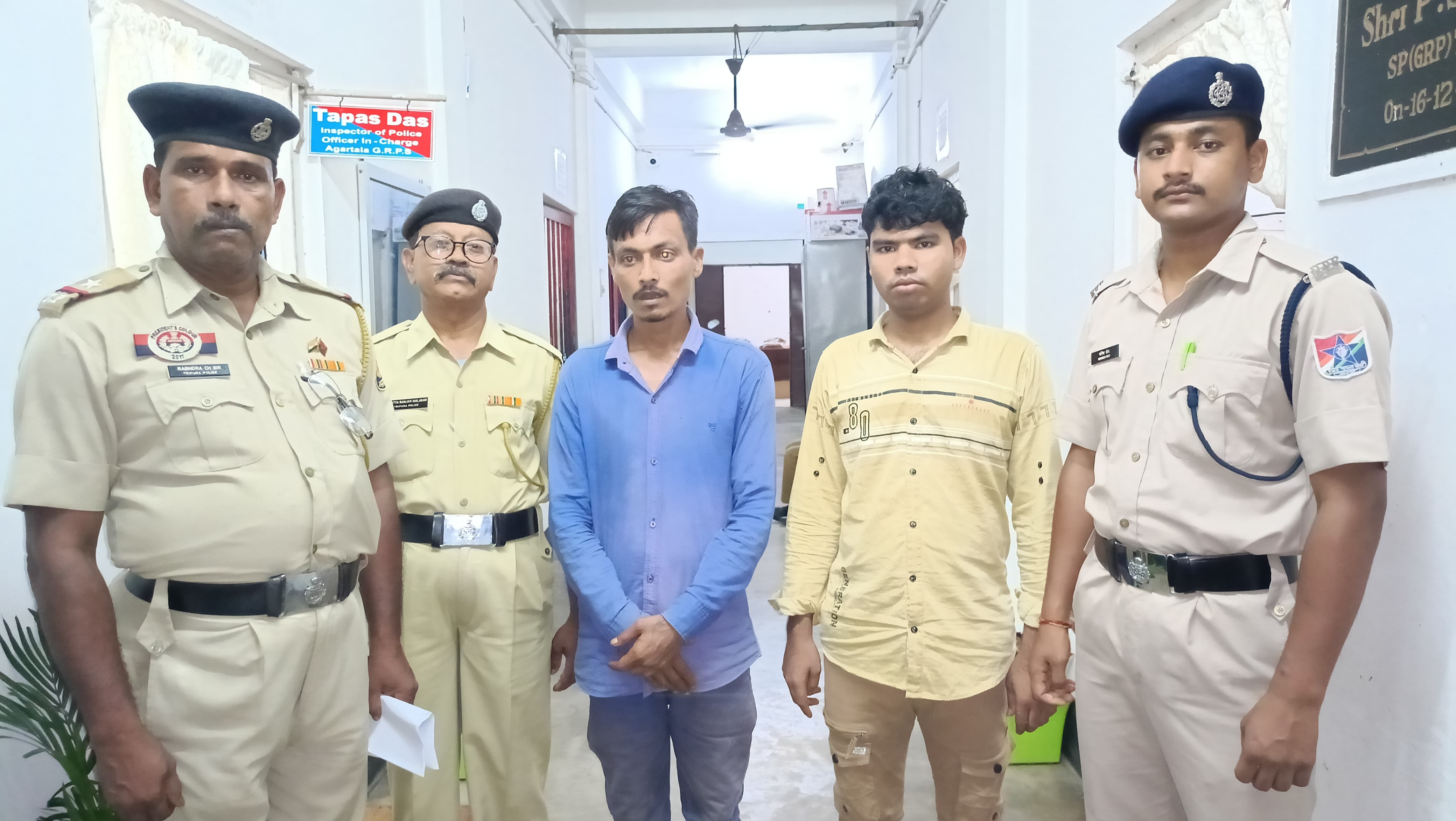 Bangladeshi, Indian tout held at Agartala Railway Stationv