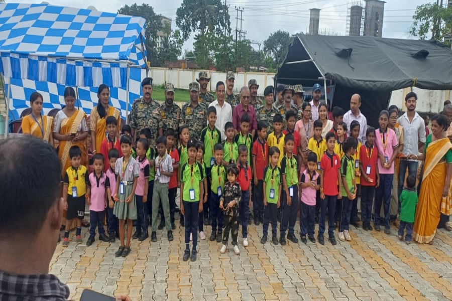 BSF Seema Praharis Receive Rakhis from Students and Villagers in Tripura