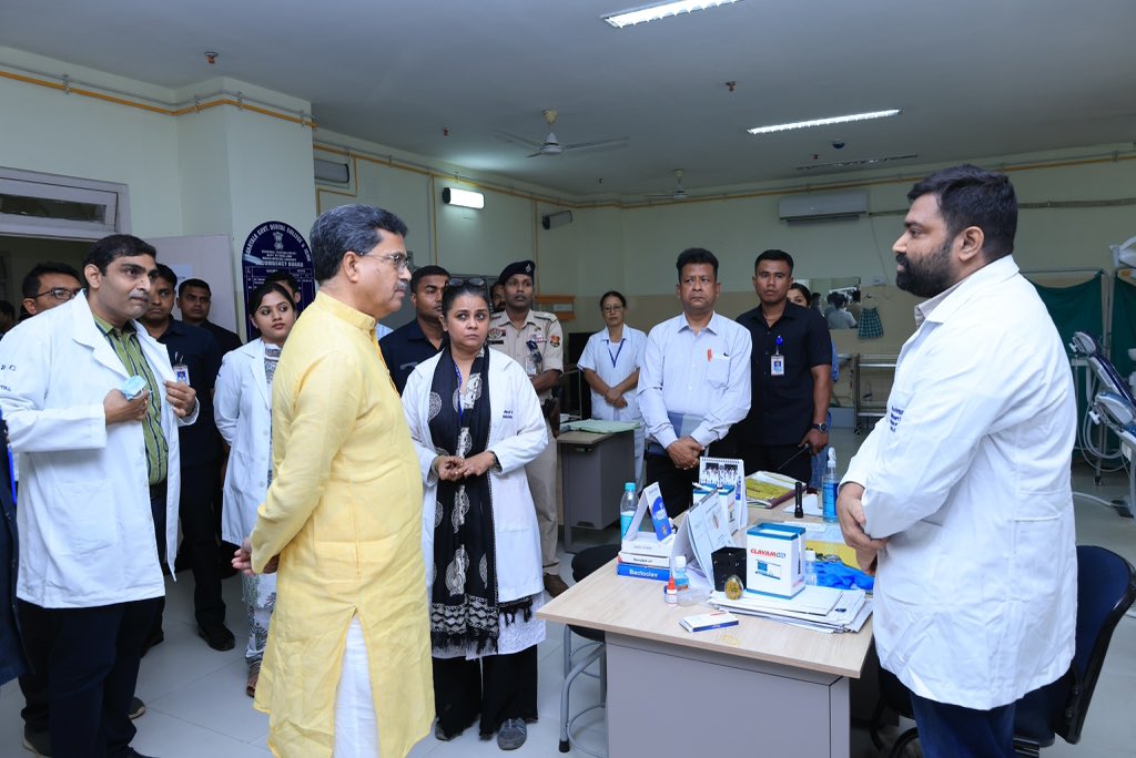 CM pays surprise visit to IGM, Dental College, directs to ensure no gaps in patient care