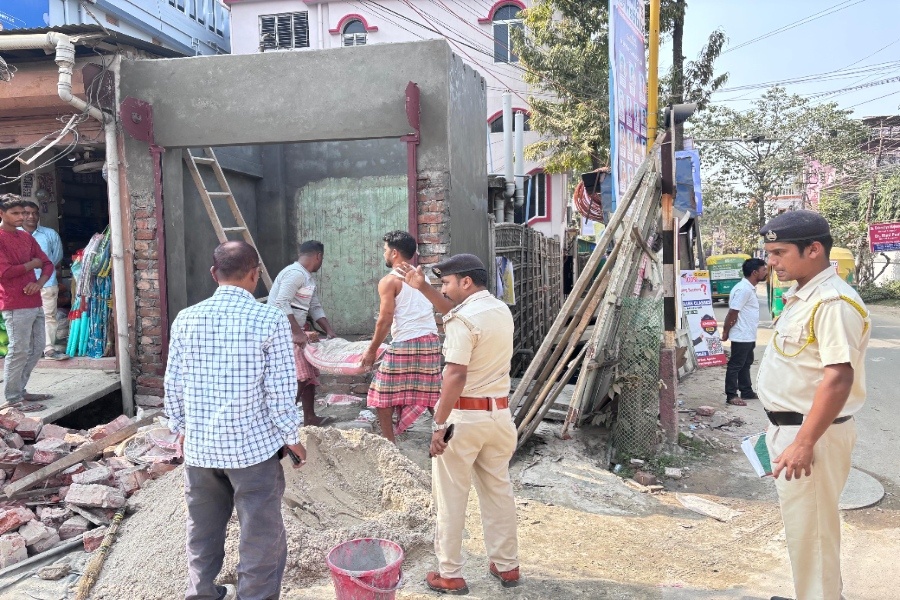 Municipal Corporation Takes Strict Action Against Illegal Construction in City