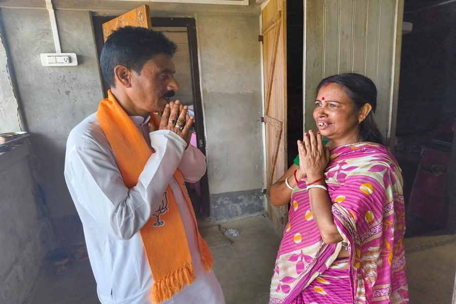 Dharmanagar By-Poll: Congress Campaign Vehicle Stopped by BJP candidate, Minor Unrest Ensues