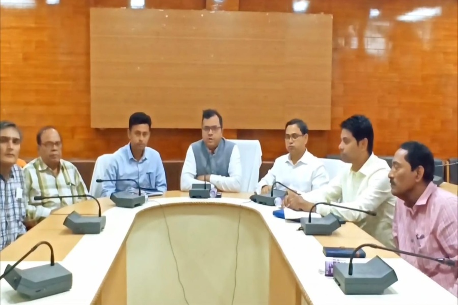 Sufficient Fuel Stocks in West Tripura, DM Urges Public Not to Fall for Rumors