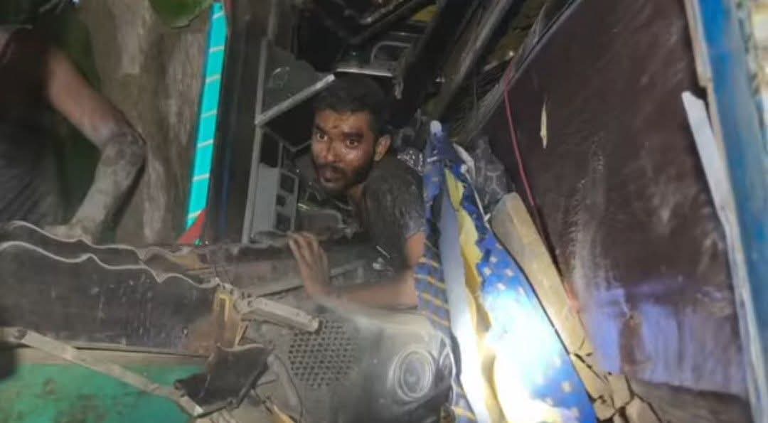Driver trapped for 5 hours, dies begging for help, Disaster dept failed to rescue