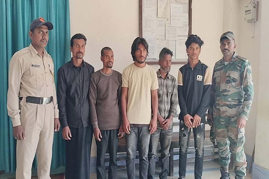 Five Held in Tripura, Including Three Bangladeshi Nationals and Two Touts