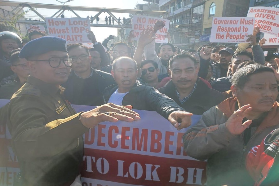 IDPs march to Lok Bhavan Over Lack of Government Response