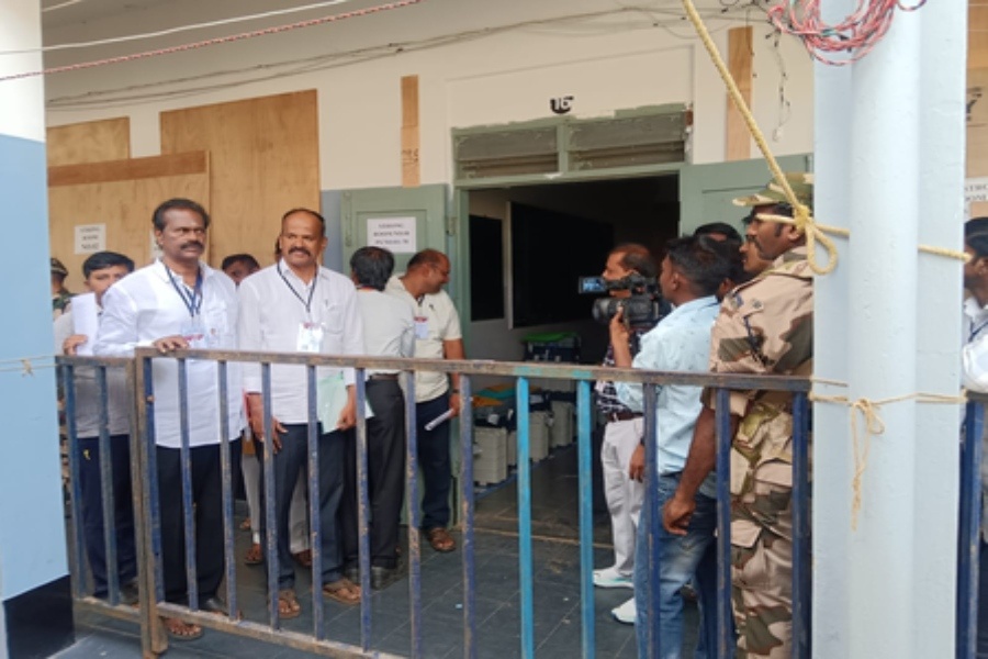 Karnataka Bypolls: BJP Leads in Davanagere South, Congress Ahead in Bagalkot