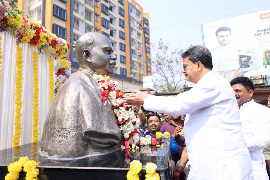 Left Front created rift between owners and labourers: Tripura CM