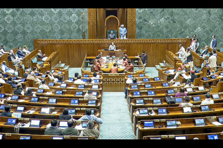 Lok Sabha to Resume Debate on SIR Today; Amit Shah Scheduled to Speak at 5 p.m.