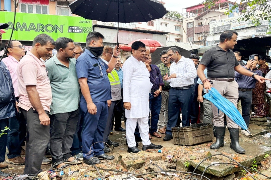 Mayor Inspects Ongoing Covered Drain Construction Work in Agartala