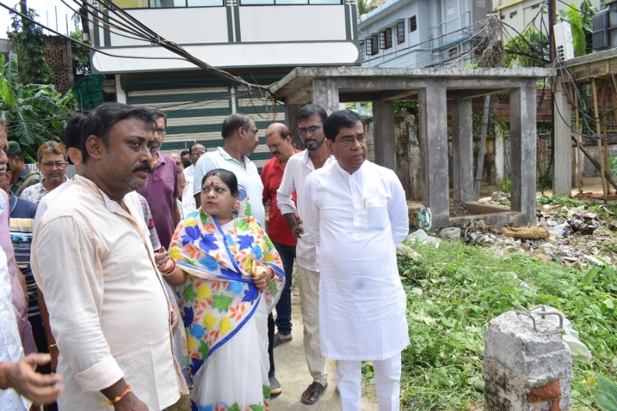 Mayor Assures Completion of Chalaman Sangha Pond Beautification Before Durga Puja