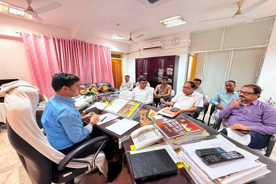 Minister Calls for Effective Steps to Ensure SC Community’s Welfare; holds review meeting