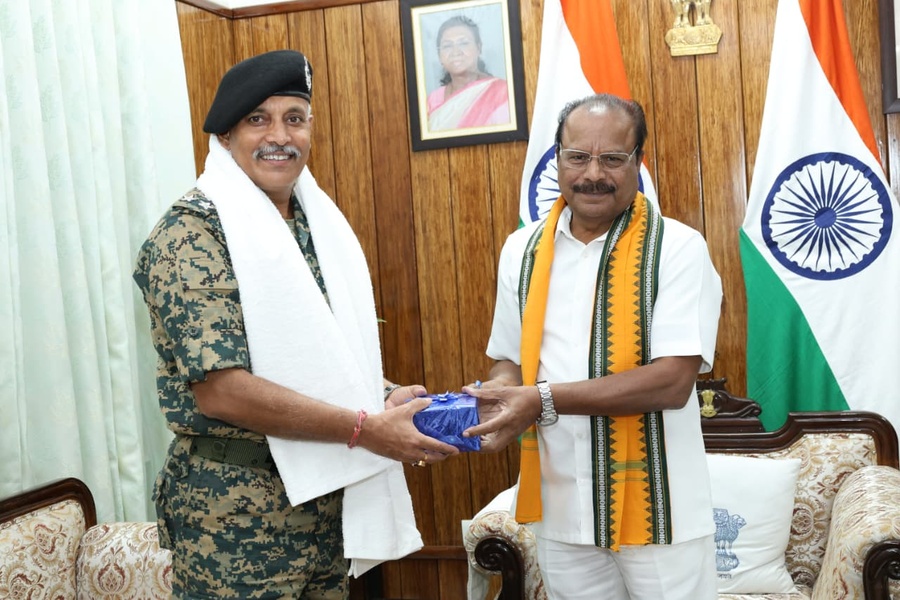 Newly joined IG BSF meets Tripura Governor