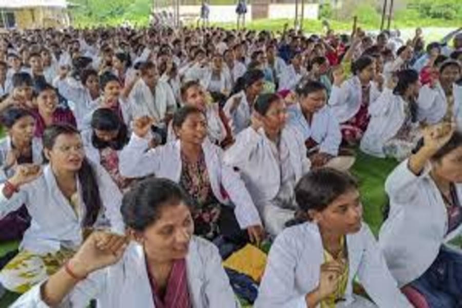 NHM Employees End 31-Day Strike in Chhattisgarh