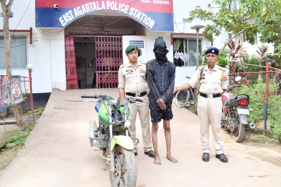 Gold Chain Snatched from Woman During Morning Walk, One Held