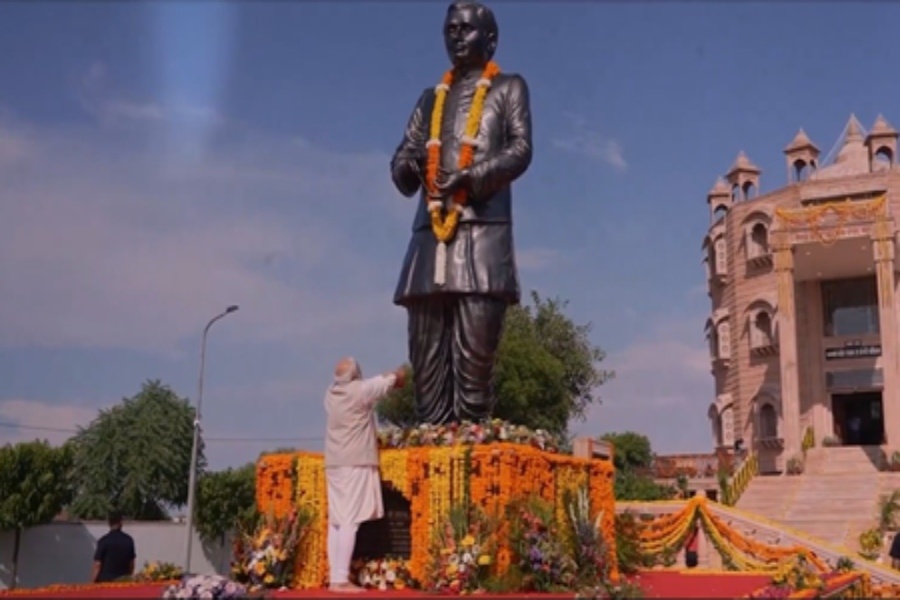 PM Modi, Leaders Pay Tributes to Pandit Deendayal Upadhyaya on Birth Anniversary