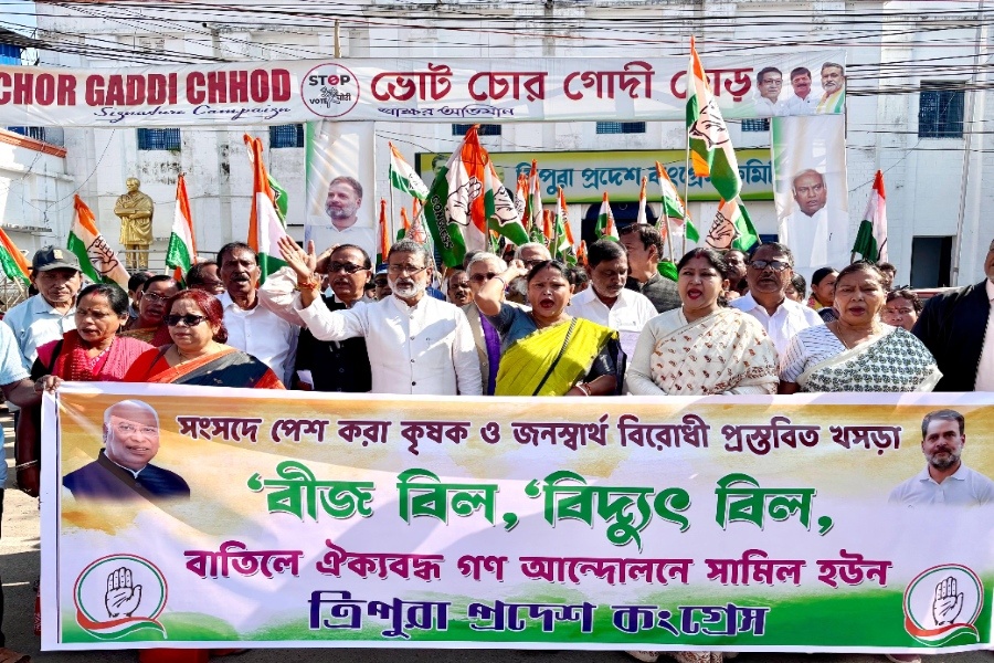 Tripura Congress Stages Protest Against Controversial Bills in Parliament