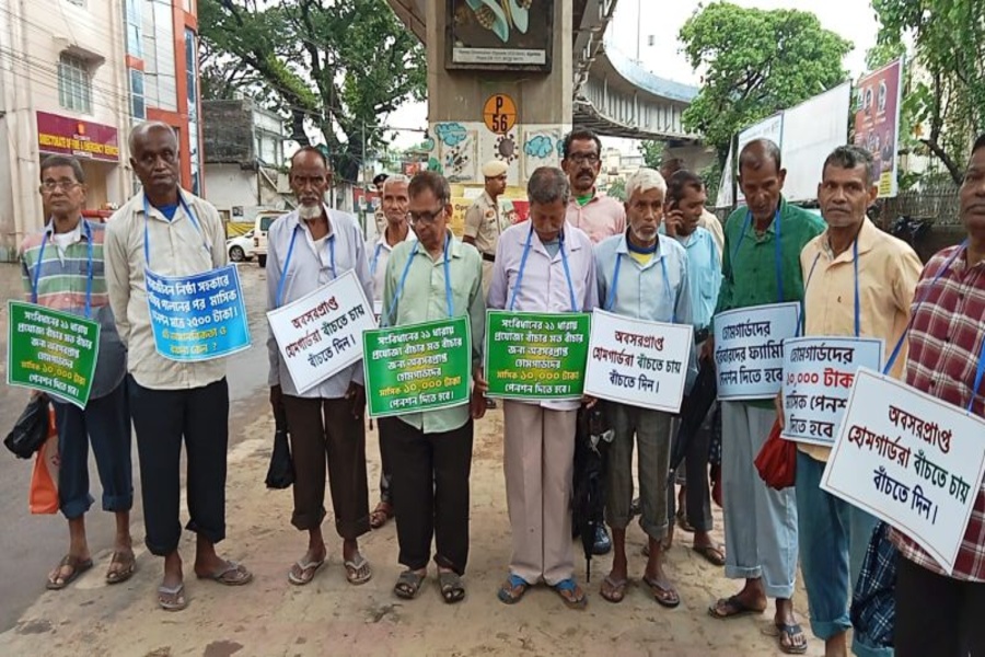 Retired Home Guards Demand Increase in Monthly Allowance