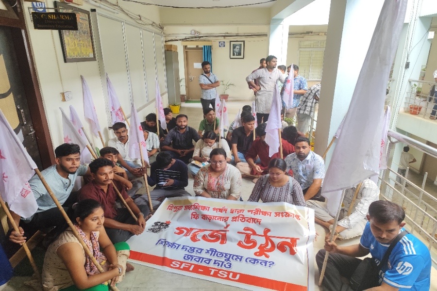 SFI, TSU Protest Hike in Secondary, HaS Exam Fees in Tripura