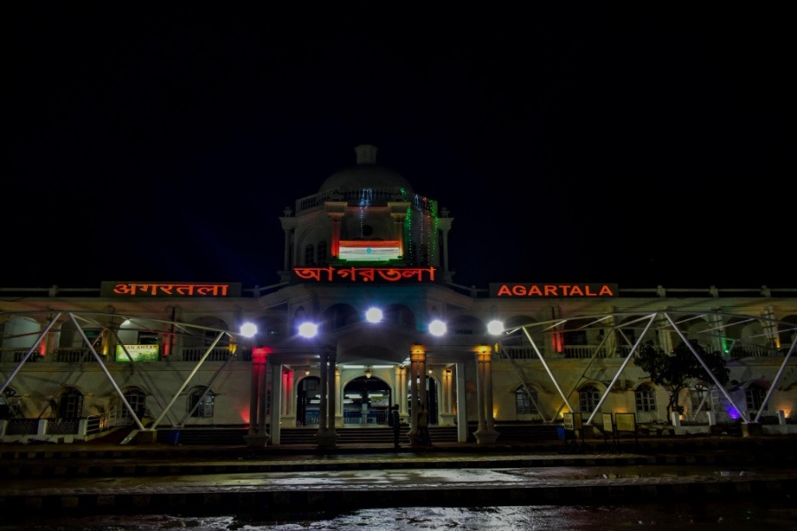 Four Arrested with Rs 7 Lakh Worth Co...