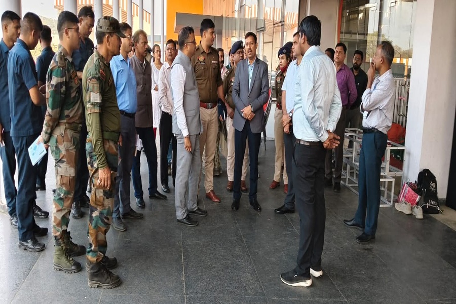 Tight Security Blanket in Agartala fo...