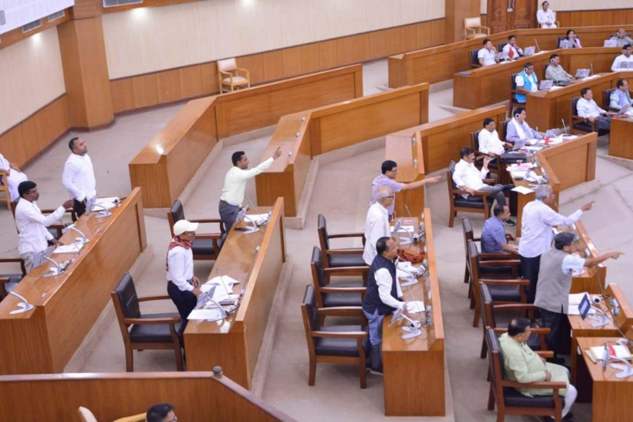 Tripura Assembly Witnesses Uproar Over Nationalism, Cuban Flag and Fidel Castro