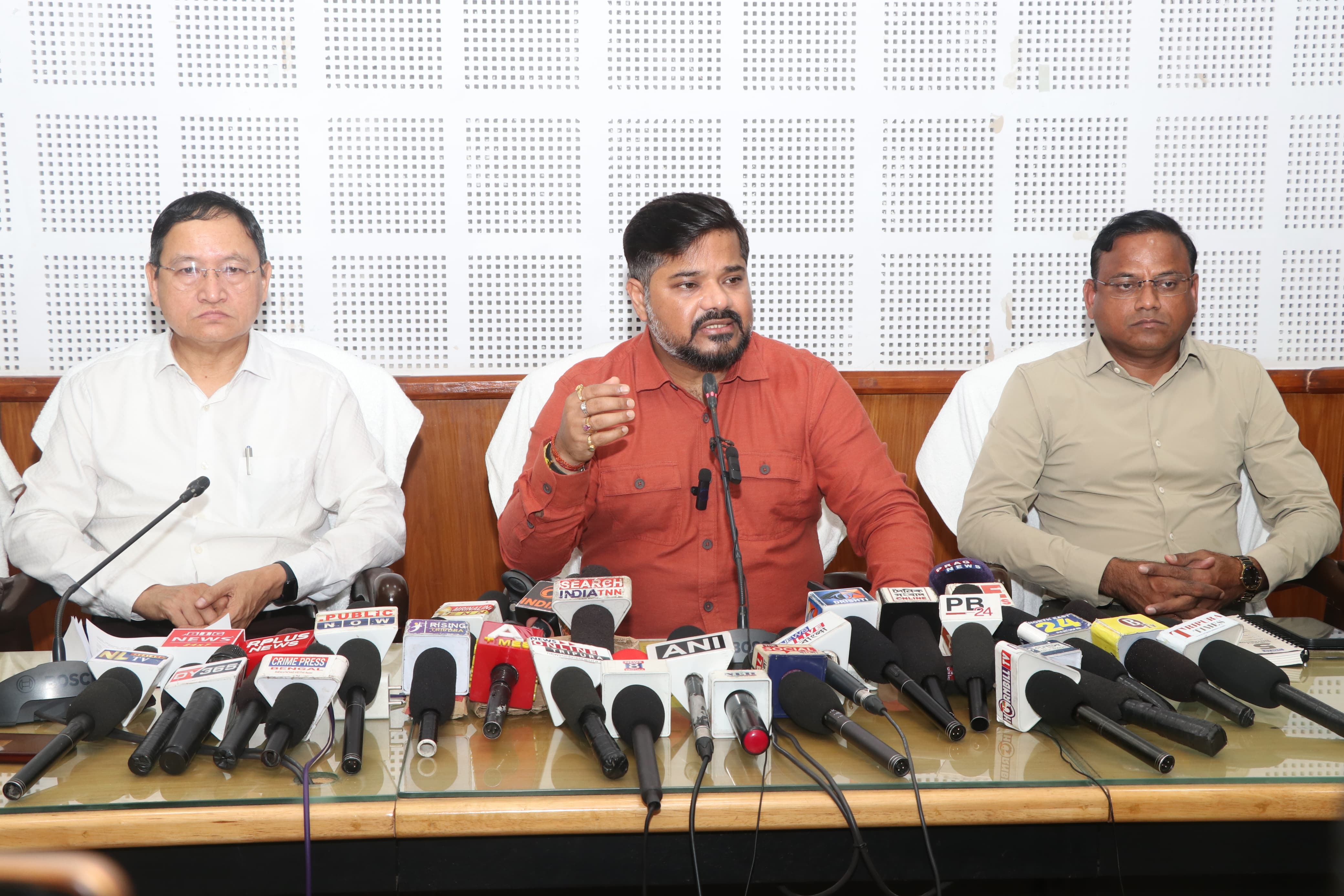 Tripura bans outstation autos in Agartala without valid reason; City autos to be painted Pink