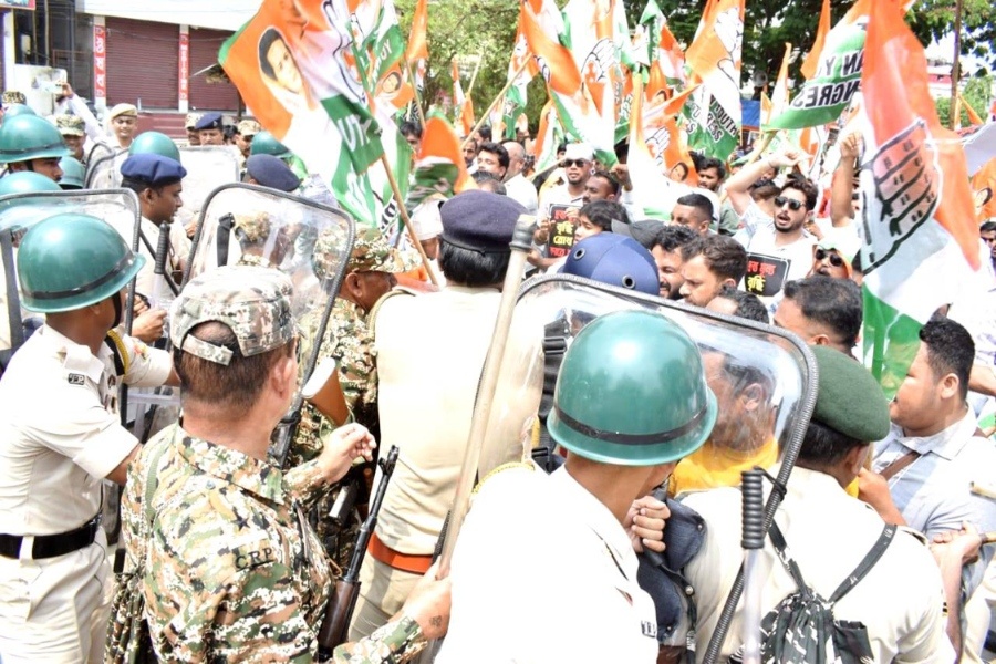 Tripura Congress meets CRPF DIG over alleged lathi charge during NEET protest in Agartala