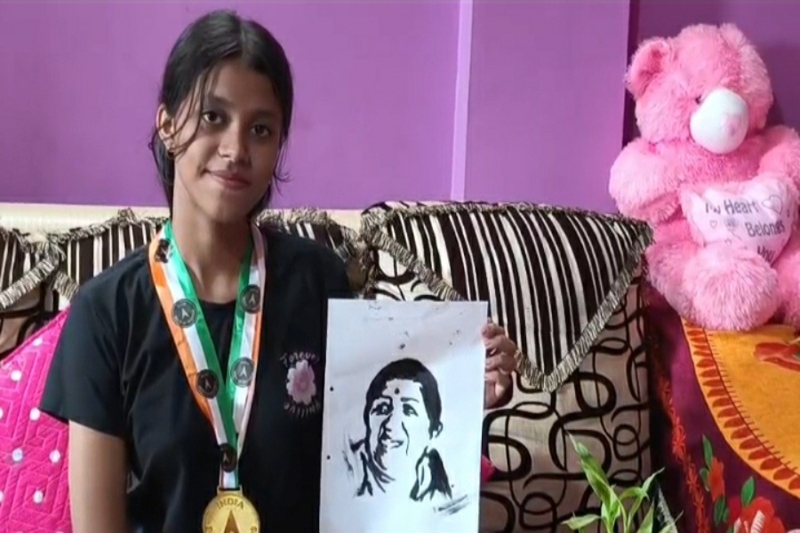 Tripura girl enters Indian Book of Records for portrait of Lata Mangeshkar