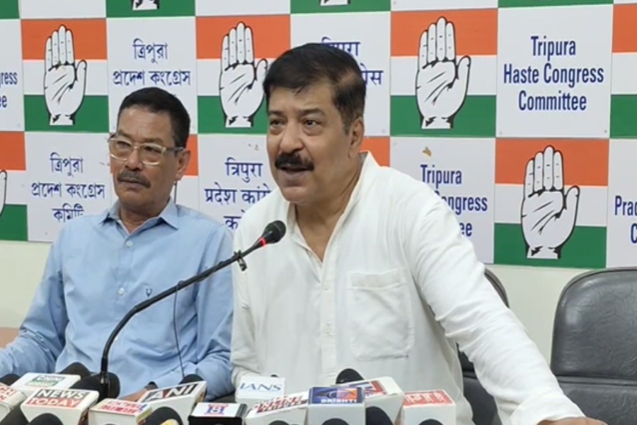 Tripura Congress MLA demands High Court-supervised probe into DGP's death