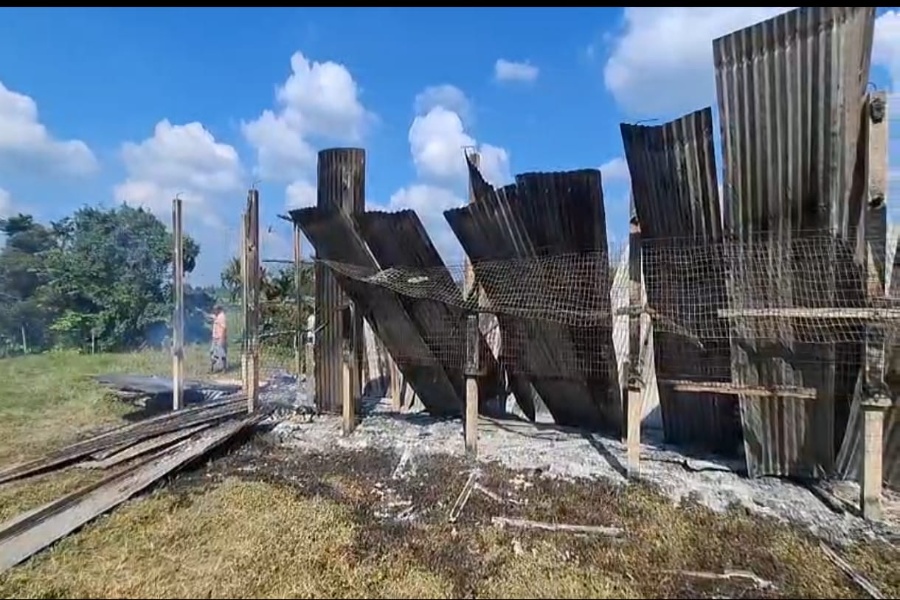 Fire Guts Poultry Farm in Sabroom, Owner Suffers Loss of Rs 7.5 Lakh
