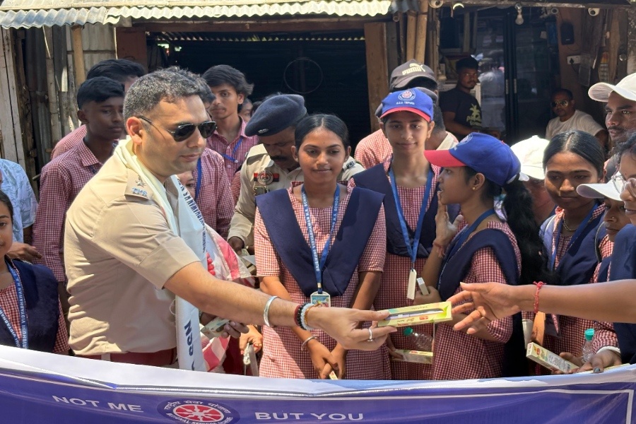 North District Police and NSS Students Spread Road Safety Message
