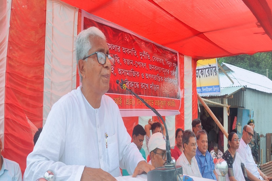 Govt pressure, humiliation forced DGP to take extreme step: Ex Tripura CM