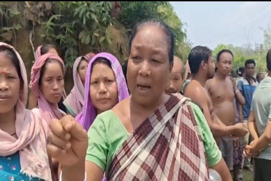 Women Protest Water Crisis, Block Road in Gomati District